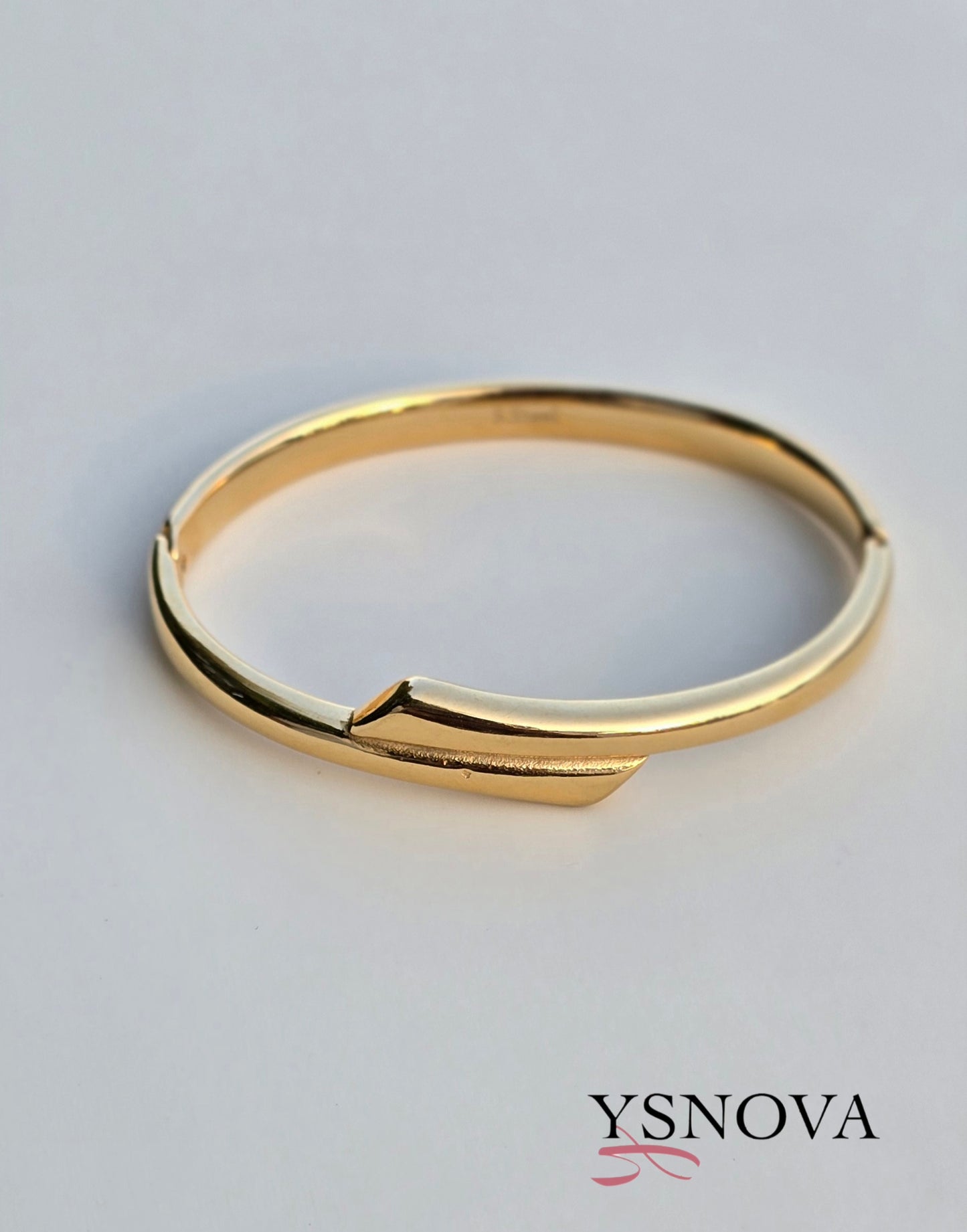 Geometric Design Bracelet – Gold Plated Stainless Steel