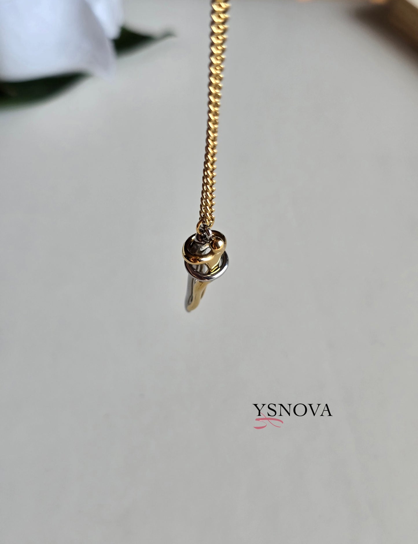 Hug Pendant Necklace – Gold Plated Stainless Steel