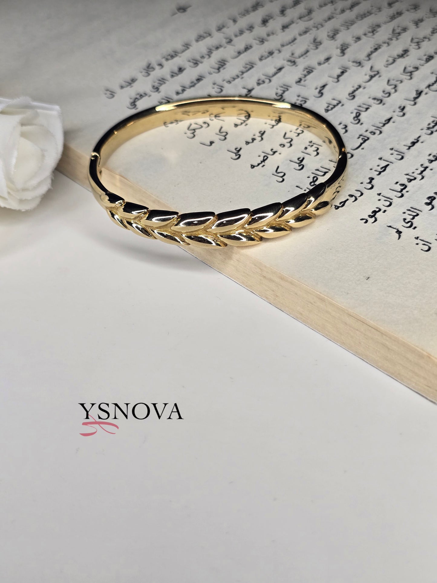 Olive Leaf Design Bracelet – Gold Plated Stainless Steel