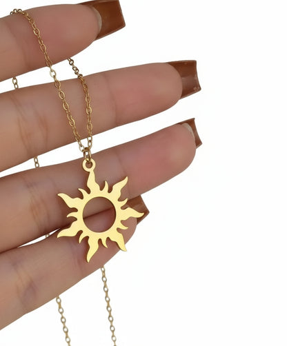 Discover YSNOVA’s Gold-Plated Sun Necklace – a premium stainless steel accessory with a radiant gold finish, elegant, hypoallergenic, and timeless.