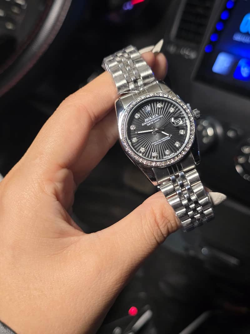 Luxury Women’s Silver watch Stainless-Steel Waterproof with black Dial