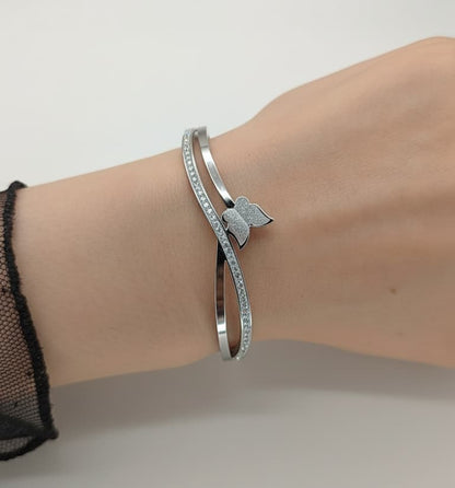 Elegant Silver Bracelet – Double-Line Crystals & Minimal Leaf Accent