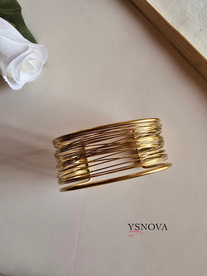 Gold-Plated Multi-Ring Bracelet – Modern Stainless Steel Design